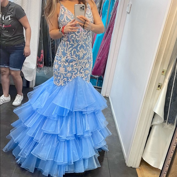evening dress, one only one wear only. - Picture 1 of 4